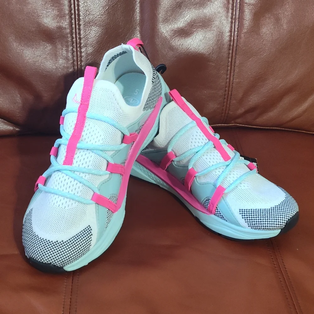 Girls Athletic Size 5